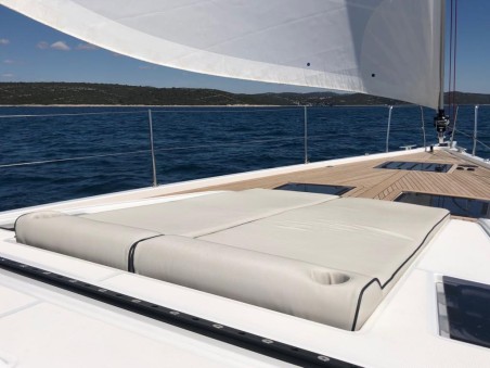 Bénéteau Oceanis Yacht 54 White Bird