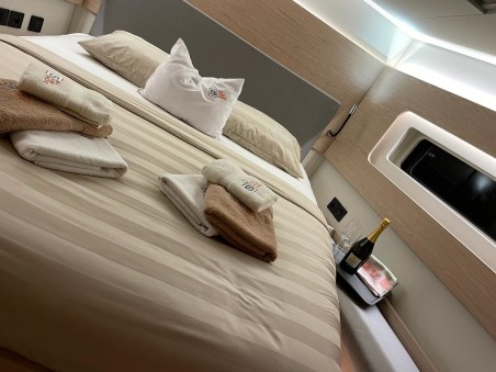 Bénéteau Oceanis Yacht 54 White Bird