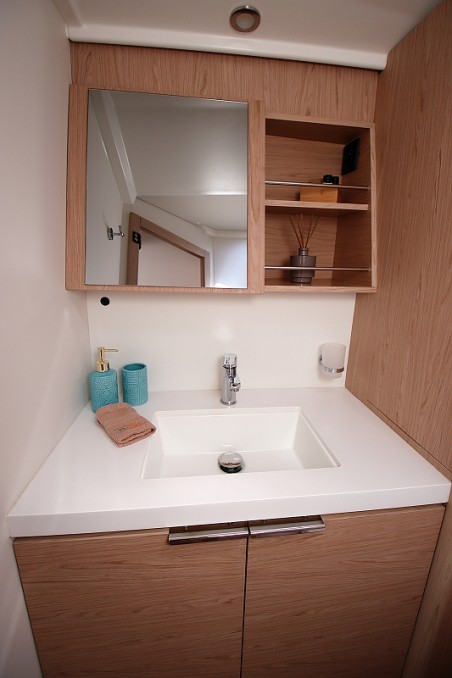 Bénéteau Oceanis Yacht 54 White Bird