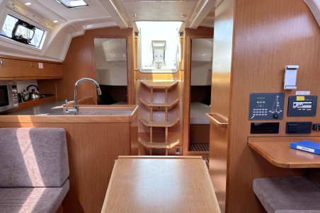 Bavaria Yachtbau Bavaria Cruiser 37 - 3 cab. Helene