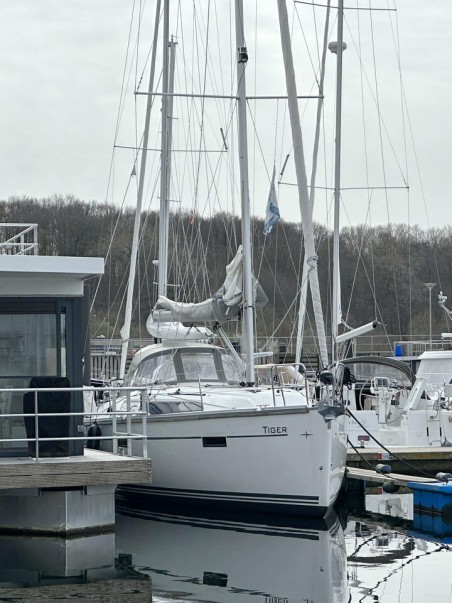 Bavaria Yachtbau Bavaria Cruiser 37 - 3 cab. Tiger