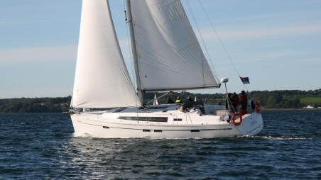 Bavaria Yachtbau Bavaria Cruiser 46 - 4 cab. Momo