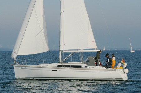 Bénéteau Oceanis 37 Summertime
