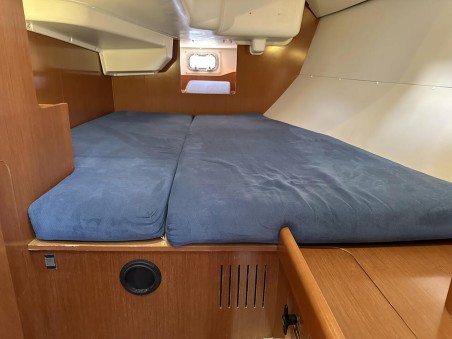 Bénéteau Oceanis 37 Summertime