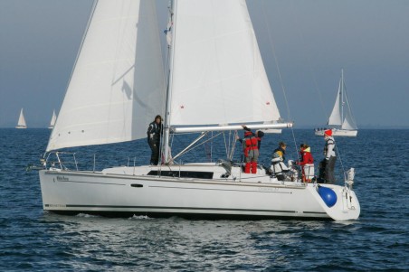 Bénéteau Oceanis 37 White Horse