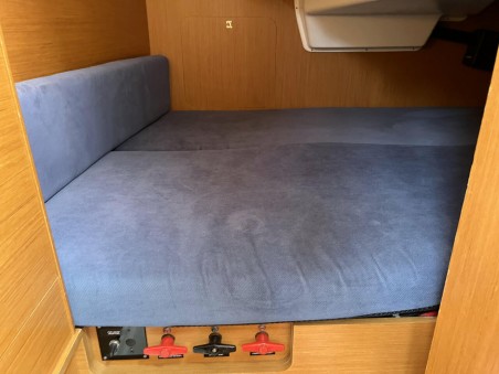 Jeanneau Sun Odyssey 30i Lightning