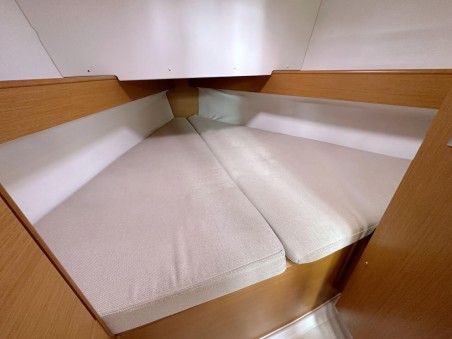 Jeanneau Sun Odyssey 30i Storm