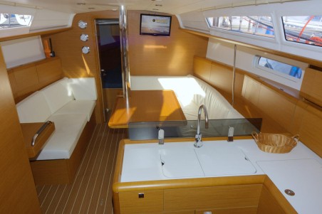 Jeanneau Sun Odyssey 379 Pluto