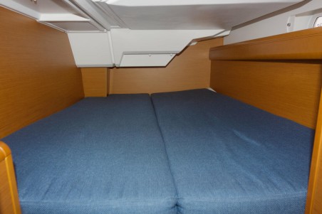 Jeanneau Sun Odyssey 379 Pluto