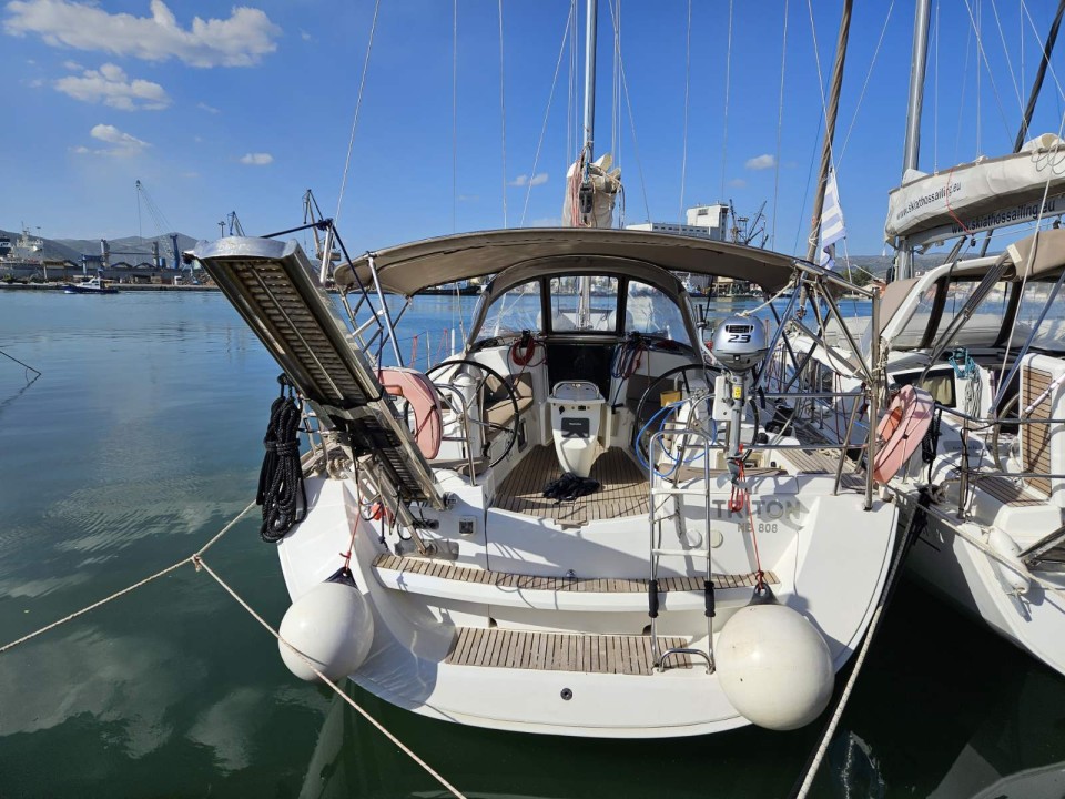 Jeanneau Sun Odyssey 42i Triton
