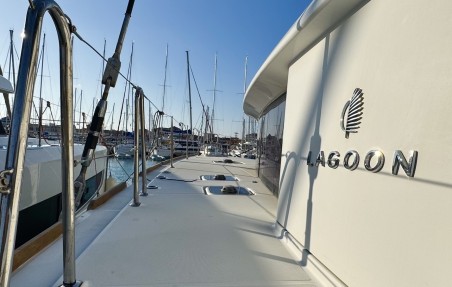 Lagoon-Bénéteau Lagoon 450 F - 4 + 1 cab. EmoSEAon