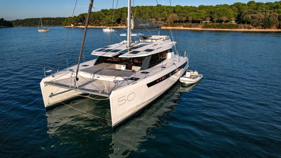 Leopard Catamarans / Robertson & Caine Leopard 50 Solaia