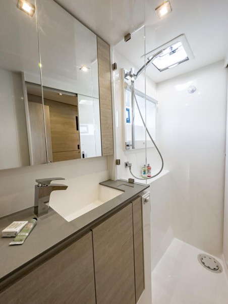 Leopard Catamarans / Robertson & Caine Leopard 50 Solaia