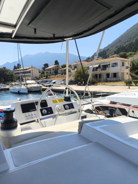 Catana Group Bali 4.2 - 4 + 2 cab. My Santa Irini