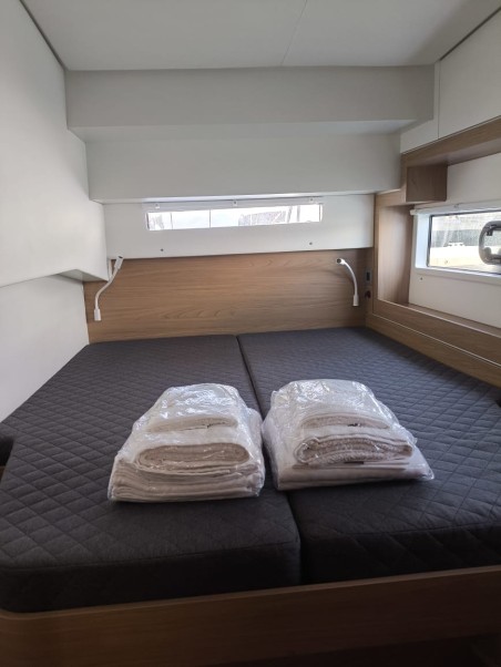 Catana Group Bali 4.2 - 4 + 2 cab. My Santa Irini