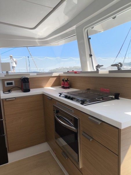 Catana Group Bali 4.2 - 4 + 2 cab. My Santa Irini