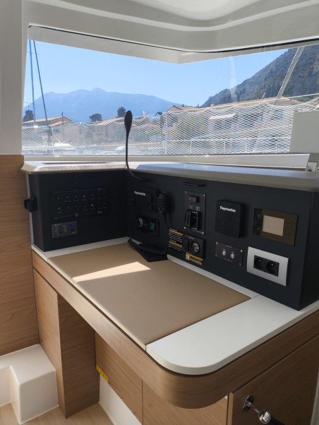 Catana Group Bali 4.2 - 4 + 2 cab. My Santa Irini