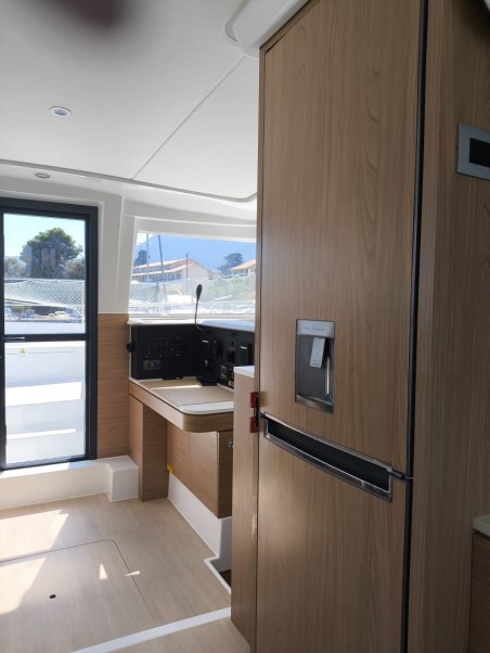 Catana Group Bali 4.2 - 4 + 2 cab. My Santa Irini