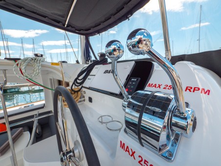 Lagoon-Bénéteau Lagoon 40 - 4 + 2 cab Blue Eyes