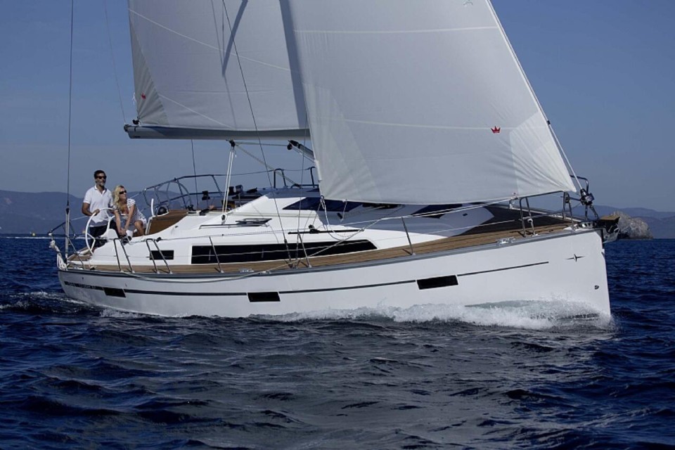 Bavaria Yachtbau Bavaria Cruiser 37 - 3 cab. Sayra