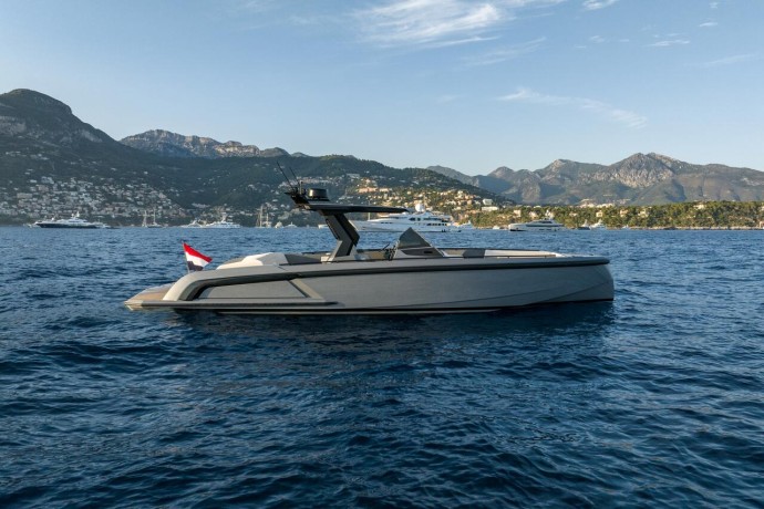 Vanquish Yachts Vanquish VQ40 Goldfinger