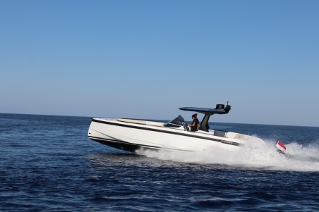 Vanquish Yachts Vanquish VQ40 Goldfinger