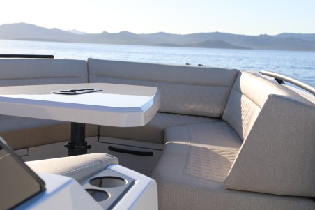 Vanquish Yachts Vanquish VQ40 Goldfinger