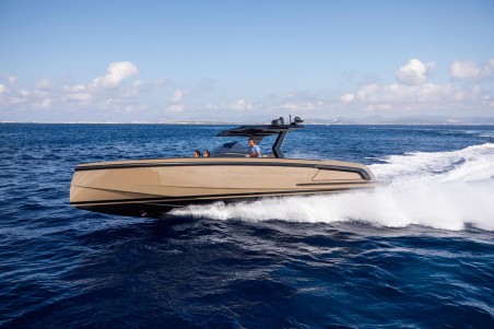 Vanquish Yachts Vanquish VQ40 Goldfinger