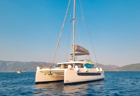 Catana Group Bali 4.8 - 6 + 1 cab. Baikal