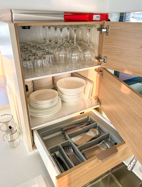 Catana Group Bali 4.8 - 6 + 1 cab. Baikal