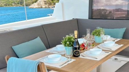 Fountaine Pajot Fountaine Pajot Tanna 47 - 5 + 1 cab. Smart Way