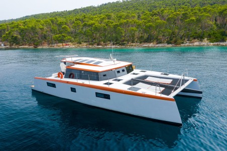 Luna Catamarans Luna 47 Power Orange