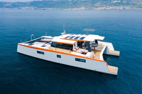 Luna Catamarans Luna 47 Power Orange