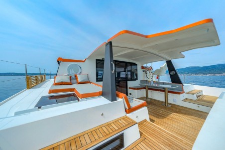 Luna Catamarans Luna 47 Power Orange