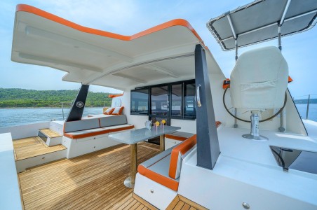 Luna Catamarans Luna 47 Power Orange