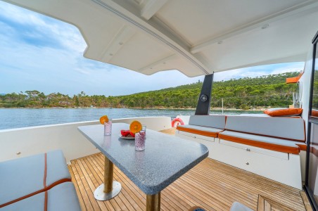 Luna Catamarans Luna 47 Power Orange