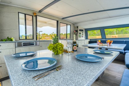 Luna Catamarans Luna 47 Power Orange