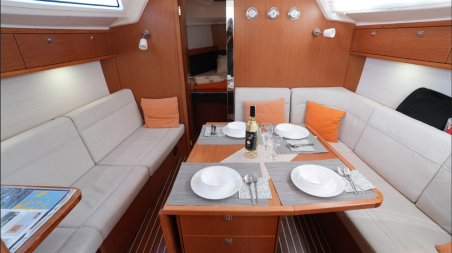 Bavaria Yachtbau Bavaria Cruiser 37 - 3 cab. Roger Rabbit