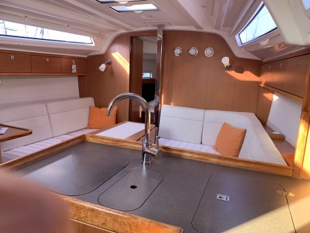 Bavaria Yachtbau Bavaria Cruiser 37 - 3 cab. Roger Rabbit