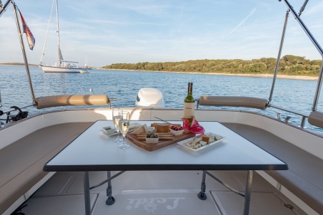 Leidi 800R | Czarter jachtu Chorwacja | Travelboat