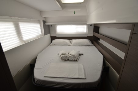 Leopard Catamarans / Robertson & Caine Leopard 42 - 4 cab. Myg V