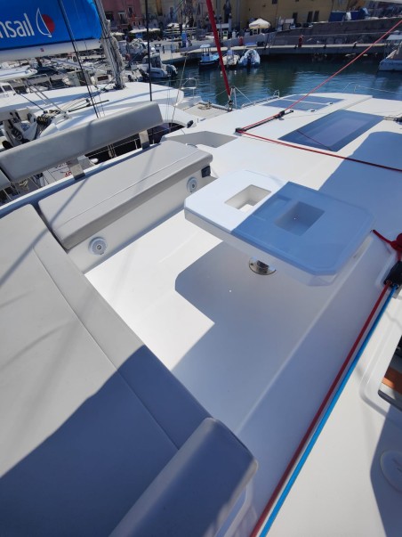 Leopard Catamarans / Robertson & Caine Leopard 42 - 4 cab. Nicot