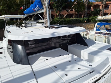 Leopard Catamarans / Robertson & Caine Leopard 42 - 4 cab. Orpin