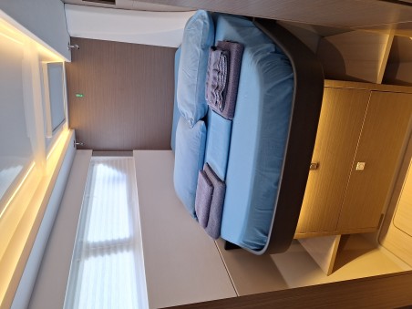 Leopard Catamarans / Robertson & Caine Leopard 42 - 4 cab. Orpin