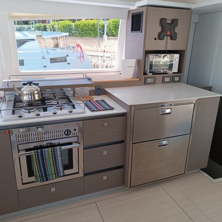 Leopard Catamarans / Robertson & Caine Leopard 50 - 5 + 1 cab Pannonica