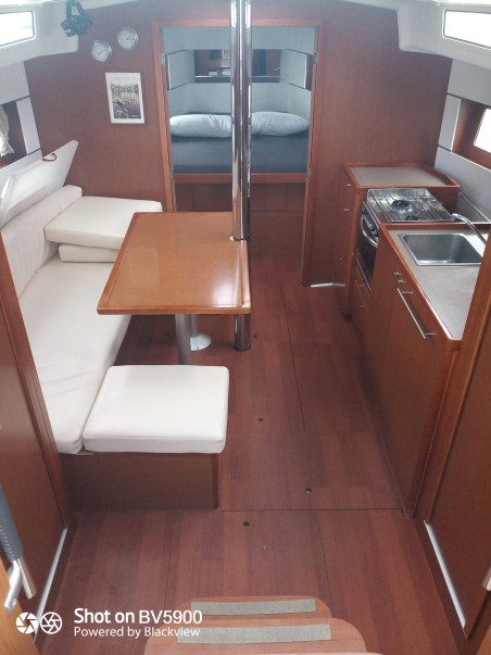 Bénéteau Oceanis 38.1 Naima