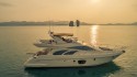 Azimut / Benetti Yachts Azimut 55 Fly Pillars