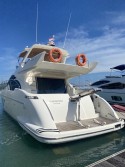 Azimut / Benetti Yachts Azimut 55 Fly Pillars