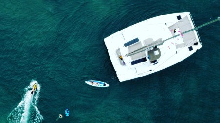 Catana Group Bali 4.2 - 4 + 1 cab. Joyous