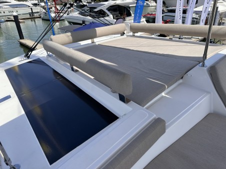 Catana Group Bali 4.2 - 4 + 1 cab. Joyous